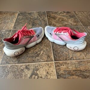 Brooks Aurora BL BlueLine Lab Road Running Supreme Soft Sneakers- Women’s 9M